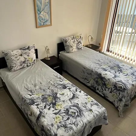 Apartament Gorgeous, 3 Bed At Bay View Koszarica