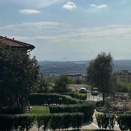 Gorgeous, 3 Bed At Bay View Apartment Kosharitsa
